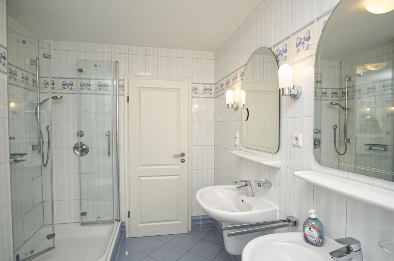 Mit Meerblick Und Balkon, Gratis Nutzung Vom Ahoi Erlebnisbad Und Sauna In Sellin - Meeresblick Fewo 38 Gohren Bagian luar foto